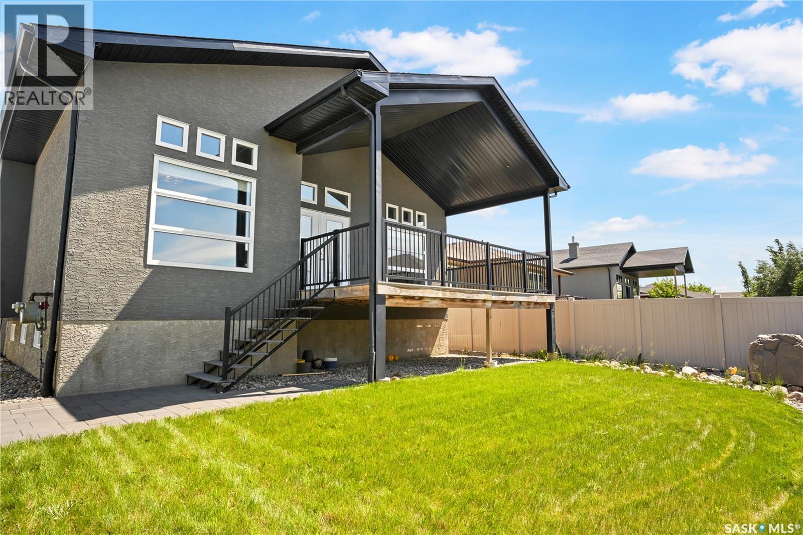 3821 Goldfinch Way, Regina, SK - Outdoor