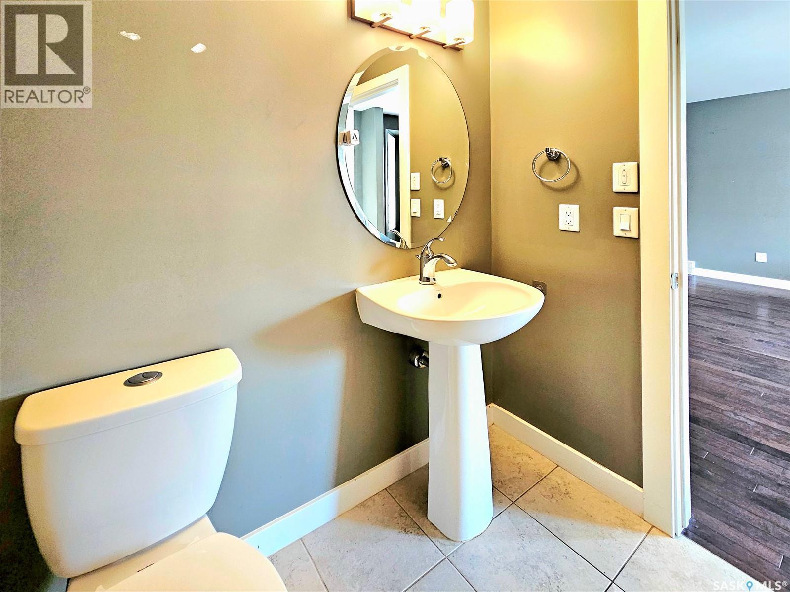 1415 Hunter Road, Saskatoon, SK - Indoor Photo Showing Bathroom