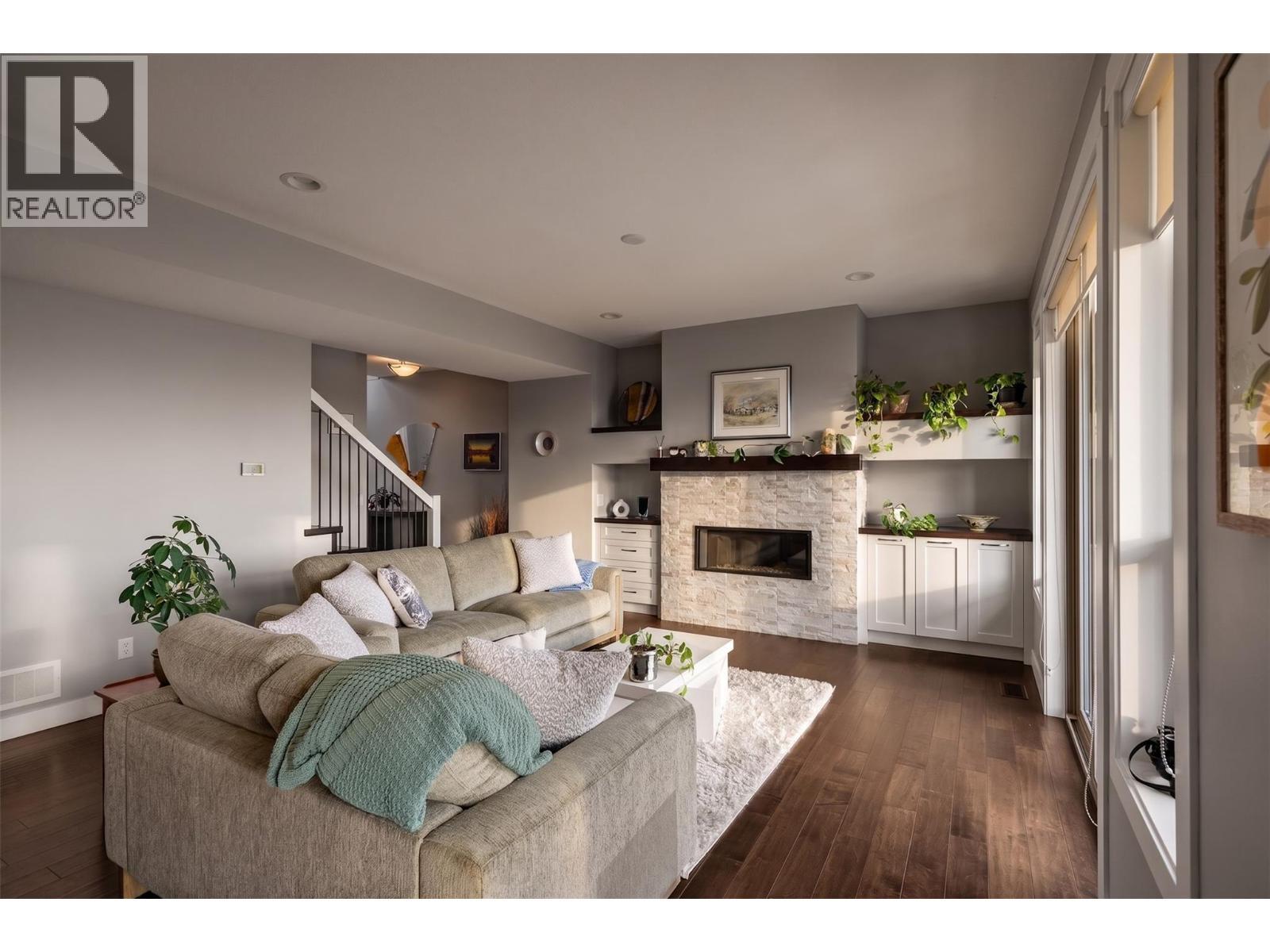 1870 Rosealee Lane Unit# 34, West Kelowna, BC - Indoor Photo Showing Living Room With Fireplace