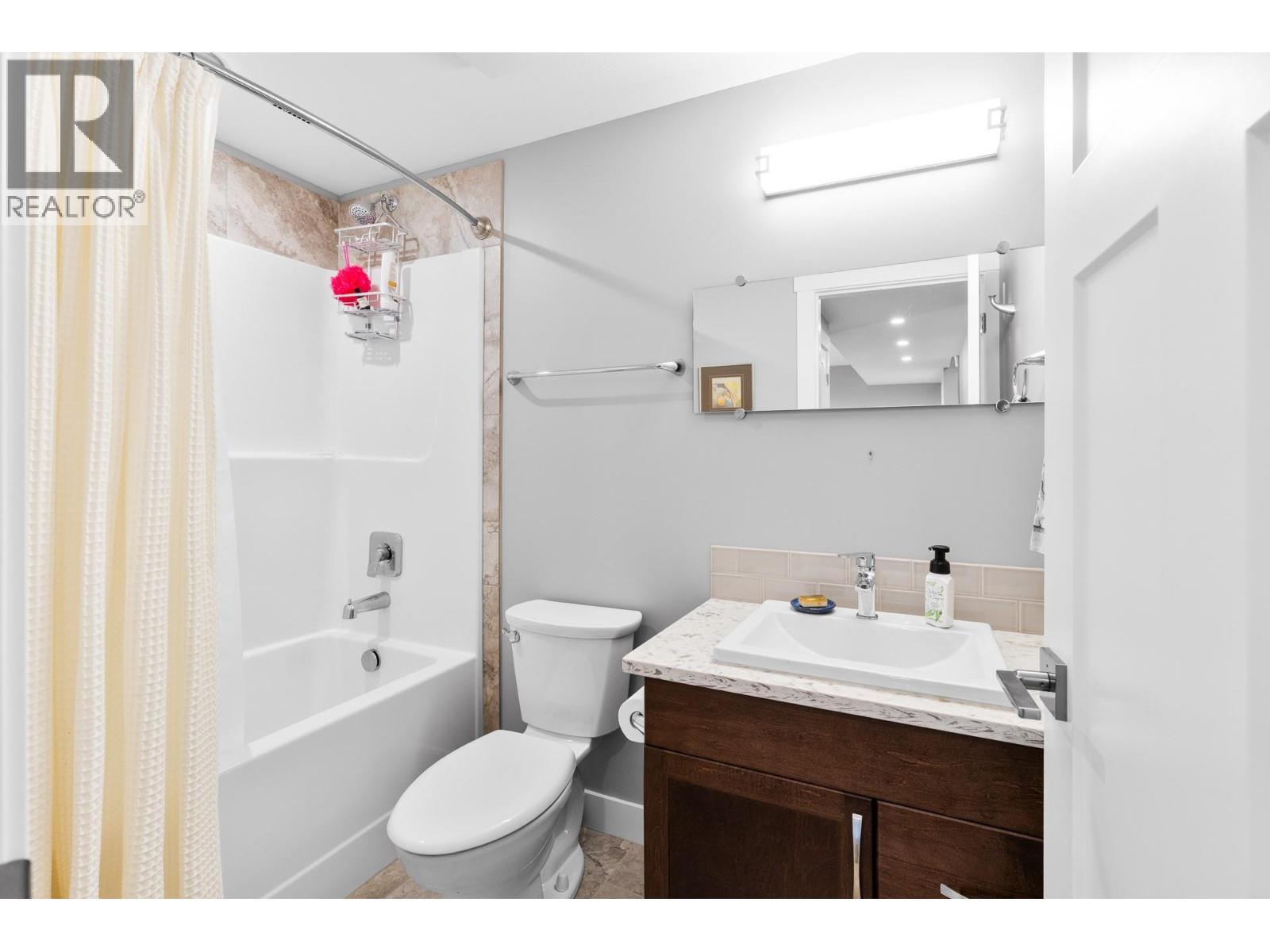 1870 Rosealee Lane Unit# 34, West Kelowna, BC - Indoor Photo Showing Bathroom