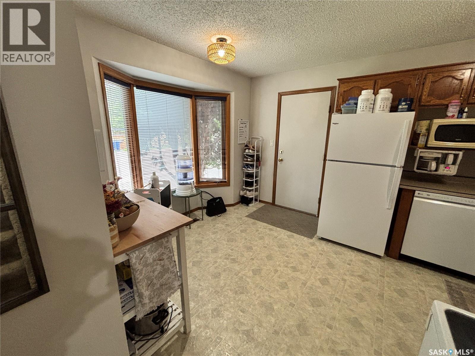 207 Nemeiben Road, Saskatoon, SK - Indoor Photo Showing Kitchen
