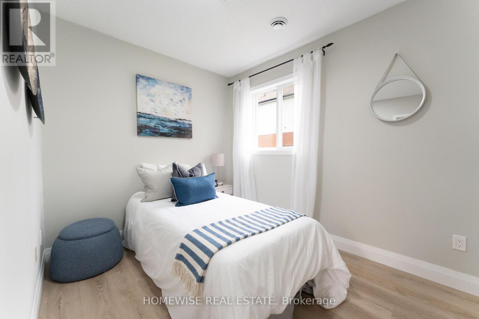 B17 - 240 Ormond Drive, Oshawa, ON - Indoor Photo Showing Bedroom