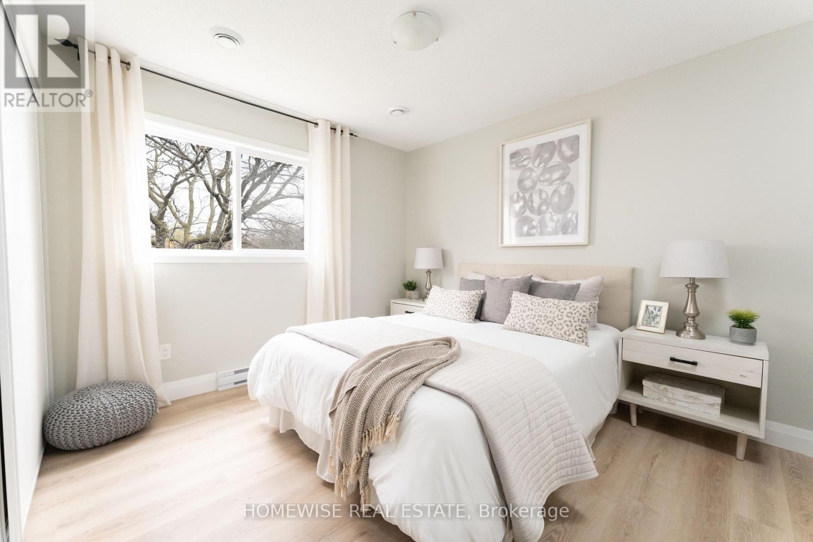 B17 - 240 Ormond Drive, Oshawa, ON - Indoor Photo Showing Bedroom