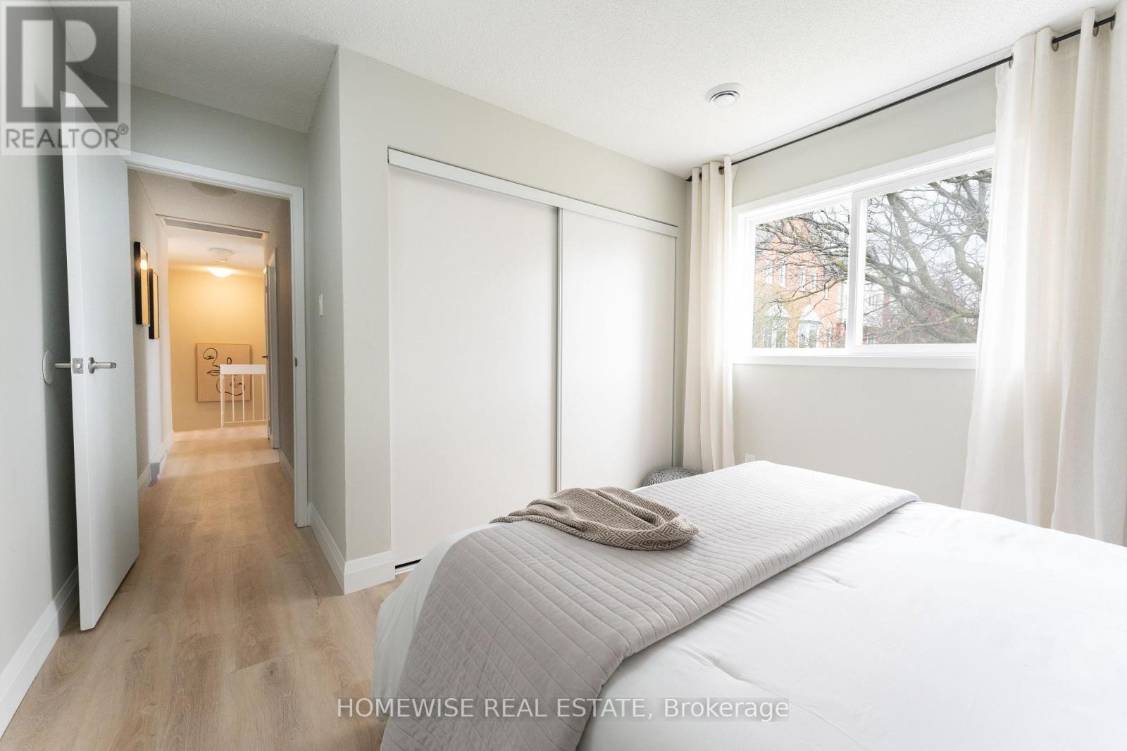 B17 - 240 Ormond Drive, Oshawa, ON - Indoor Photo Showing Bedroom