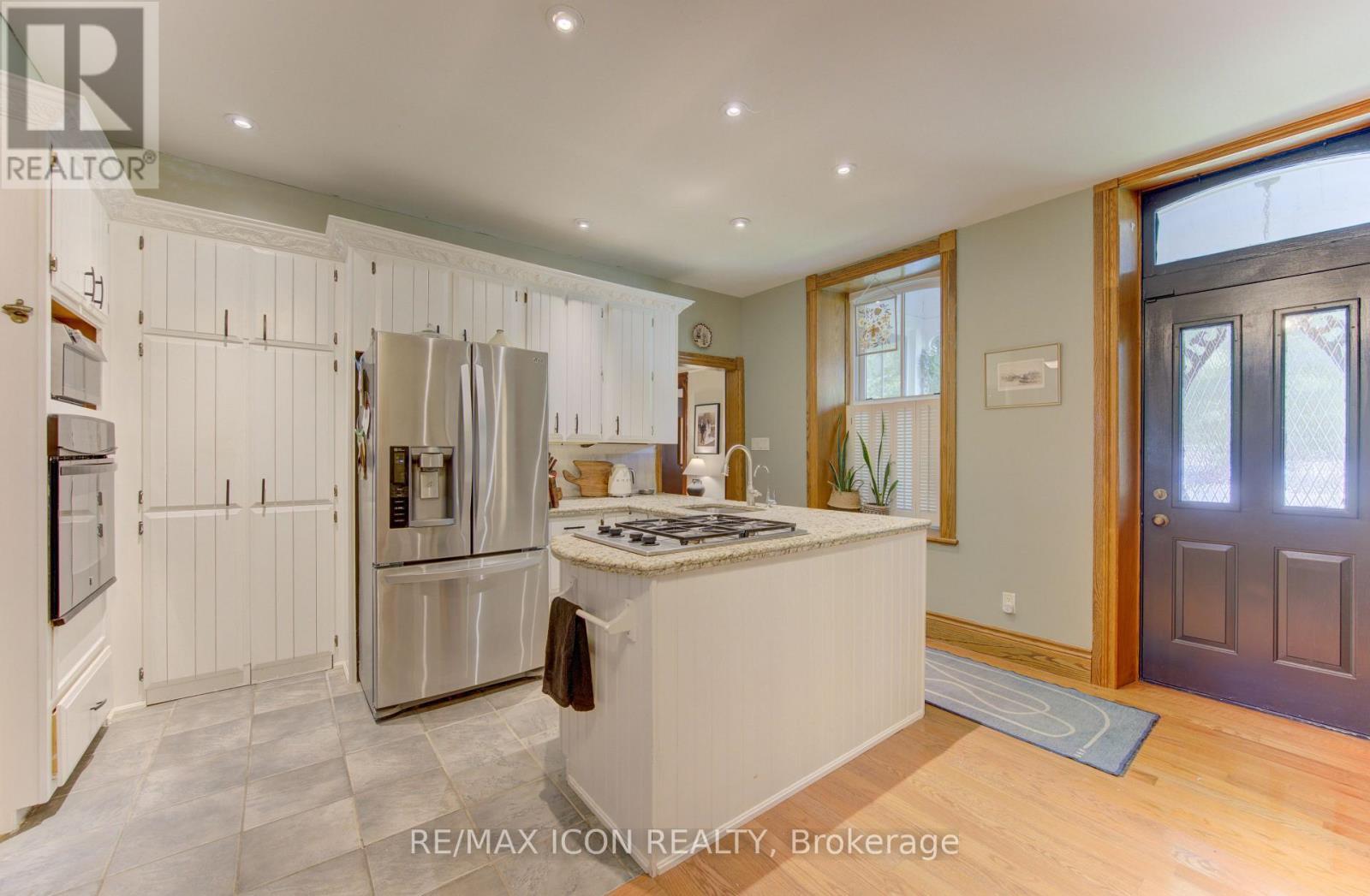 63 Birch Street, Cambridge, ON - Indoor Photo Showing Kitchen