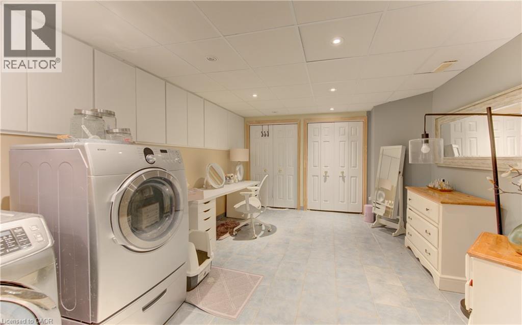 63 Birch Street, Cambridge, ON - Indoor Photo Showing Laundry Room
