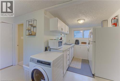 63 Birch Street, Cambridge, ON - Indoor Photo Showing Laundry Room