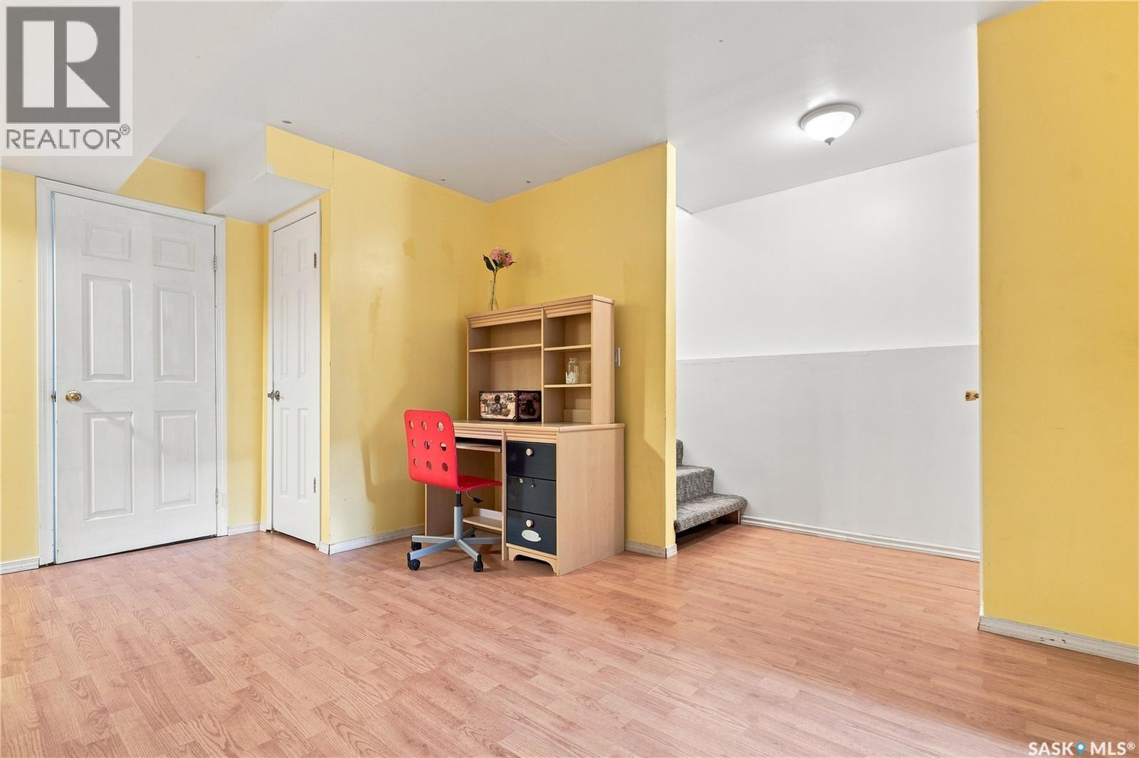 1408 B Avenue N, Saskatoon, SK - Indoor