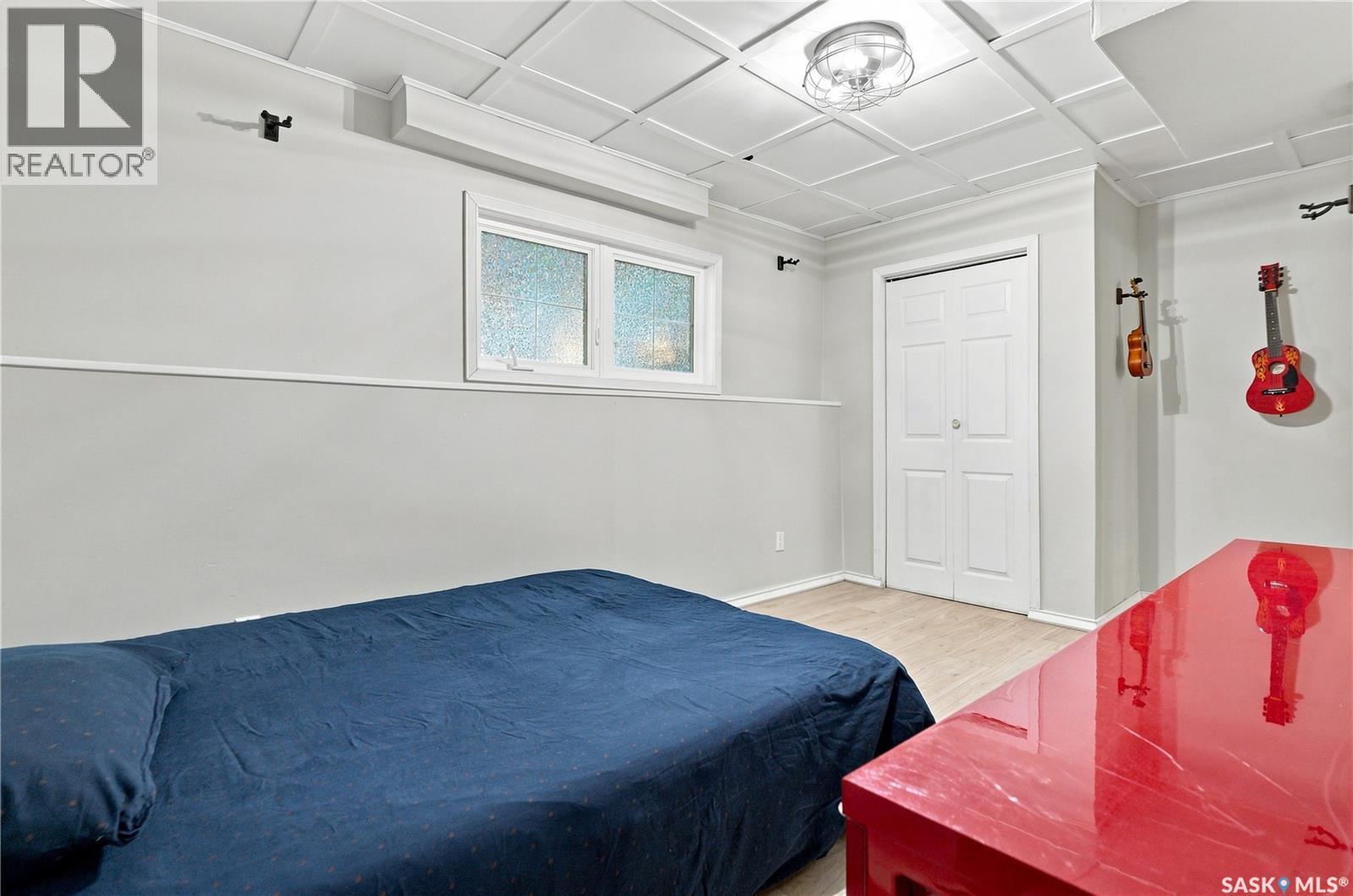 1408 B Avenue N, Saskatoon, SK - Indoor Photo Showing Bedroom