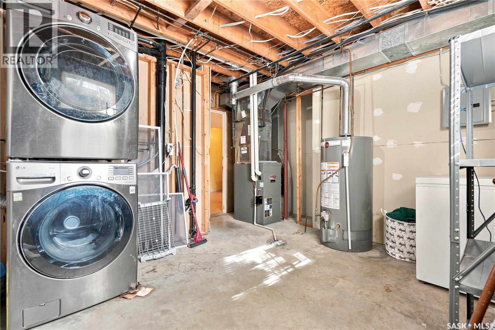1408 B Avenue N, Saskatoon, SK - Indoor Photo Showing Laundry Room