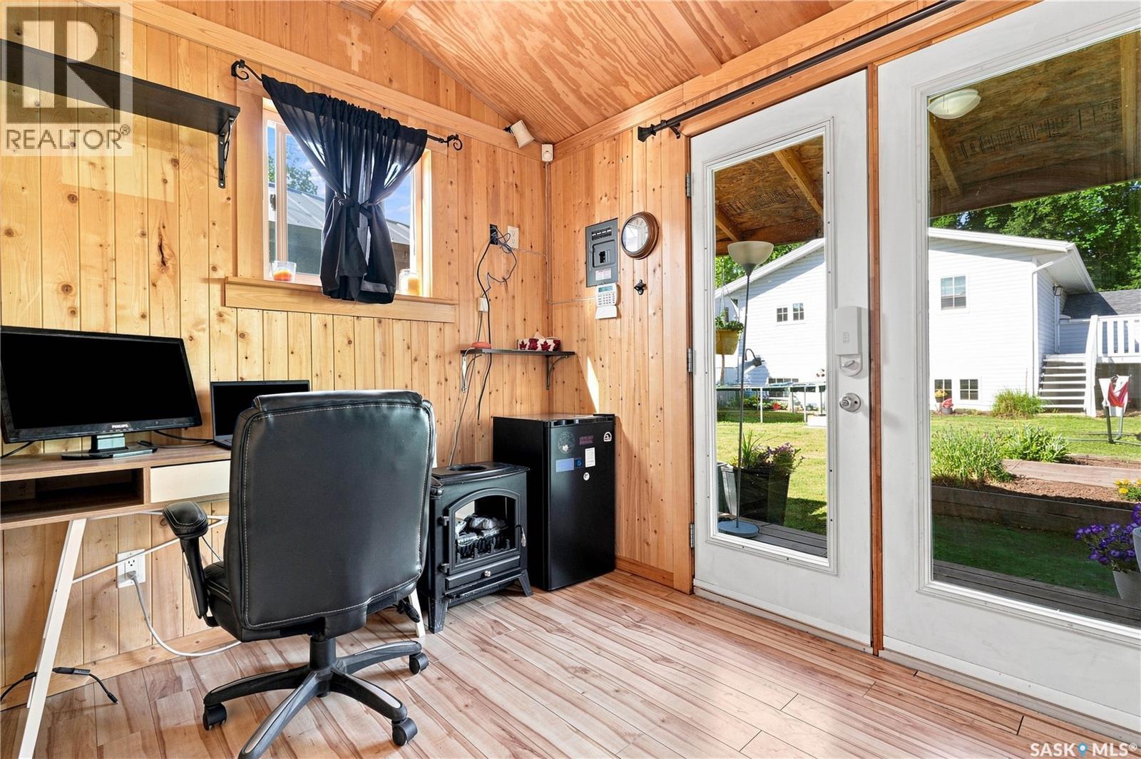 1408 B Avenue N, Saskatoon, SK - Indoor Photo Showing Office