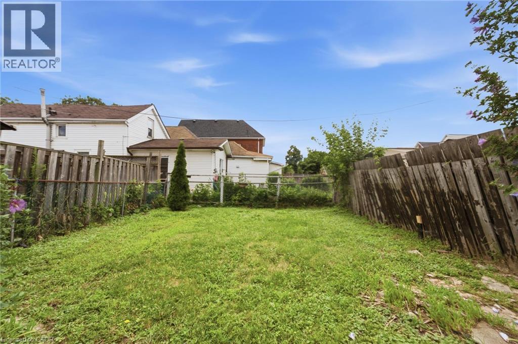 1062 Cannon Street E, Hamilton, ON - Outdoor