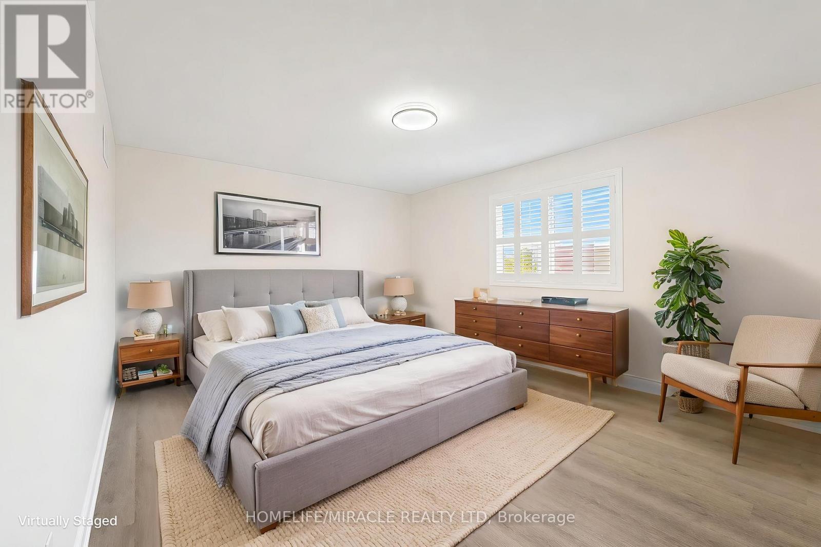 21 Topiary Lane, Brampton, ON - Indoor Photo Showing Bedroom