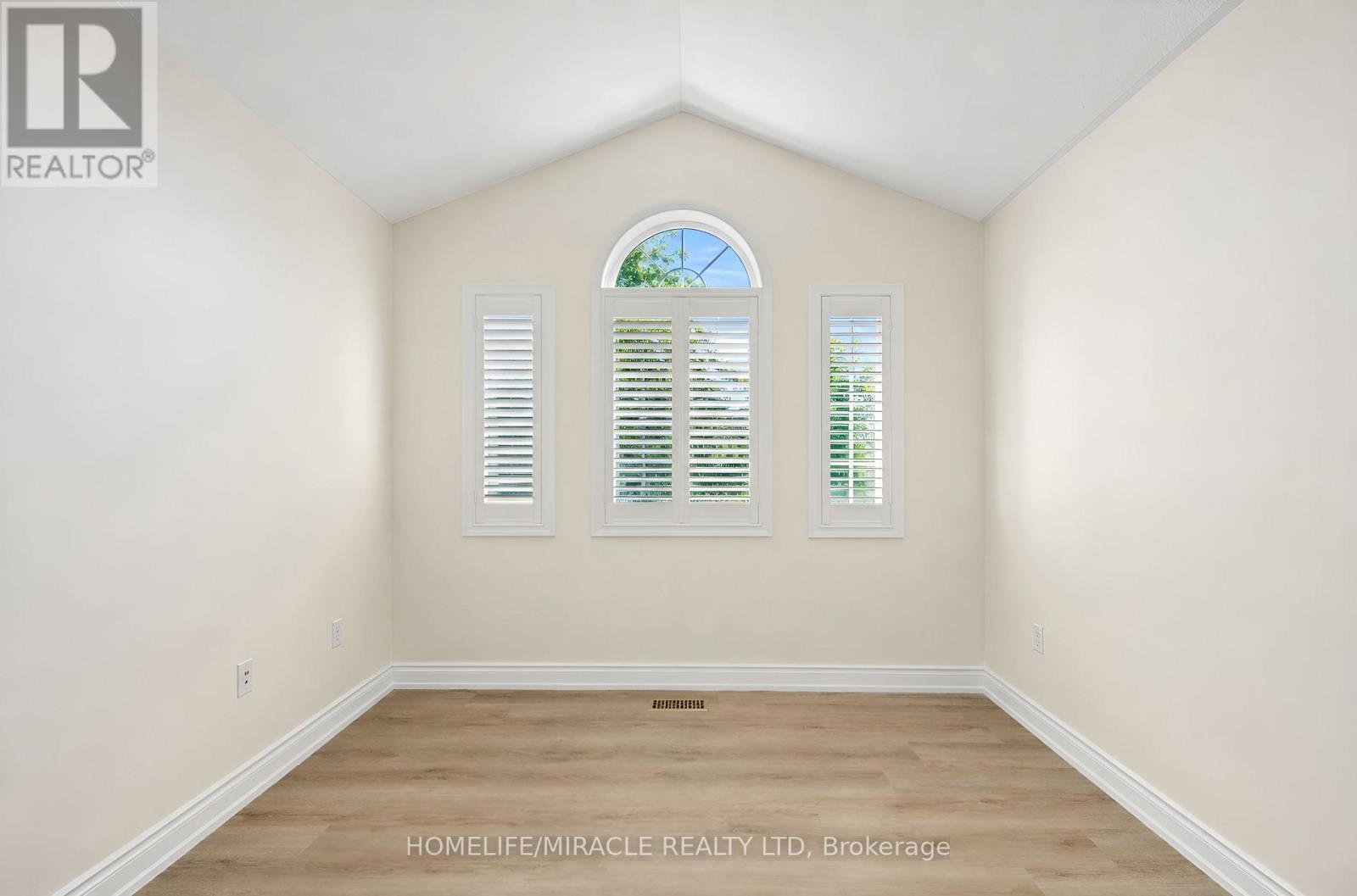 21 Topiary Lane, Brampton, ON - Indoor Photo Showing Other Room