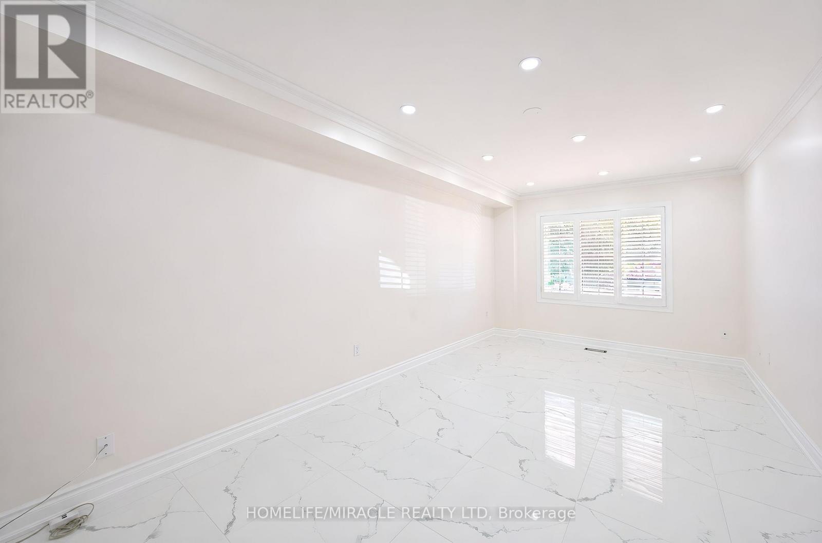 21 Topiary Lane, Brampton, ON - Indoor Photo Showing Other Room