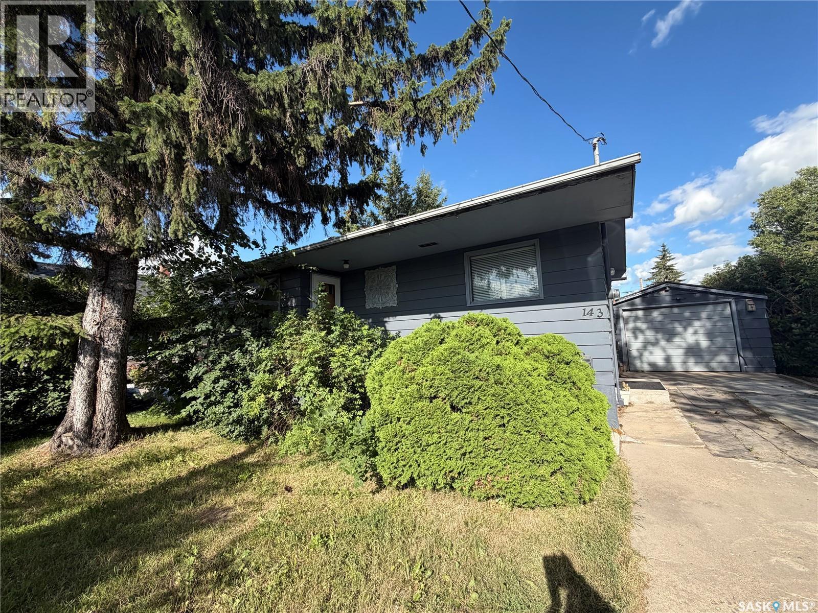 143 Gladstone Avenue N, Yorkton, SK - Outdoor