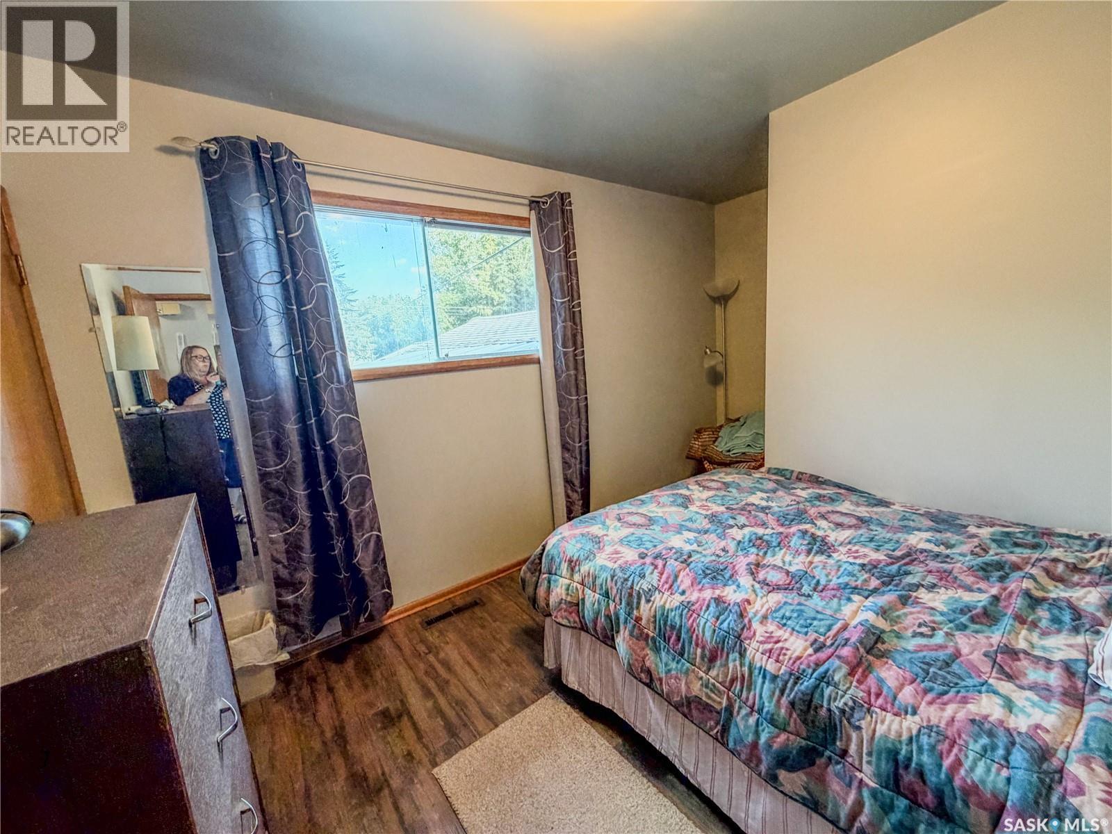 143 Gladstone Avenue N, Yorkton, SK - Indoor Photo Showing Bedroom