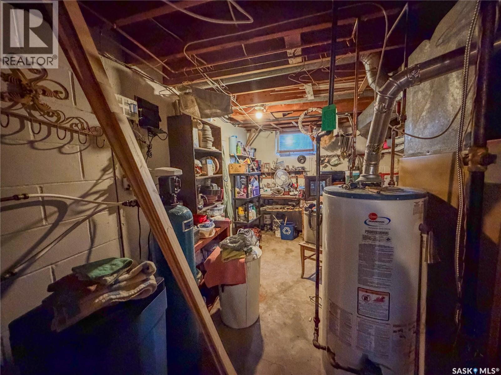 143 Gladstone Avenue N, Yorkton, SK - Indoor Photo Showing Basement