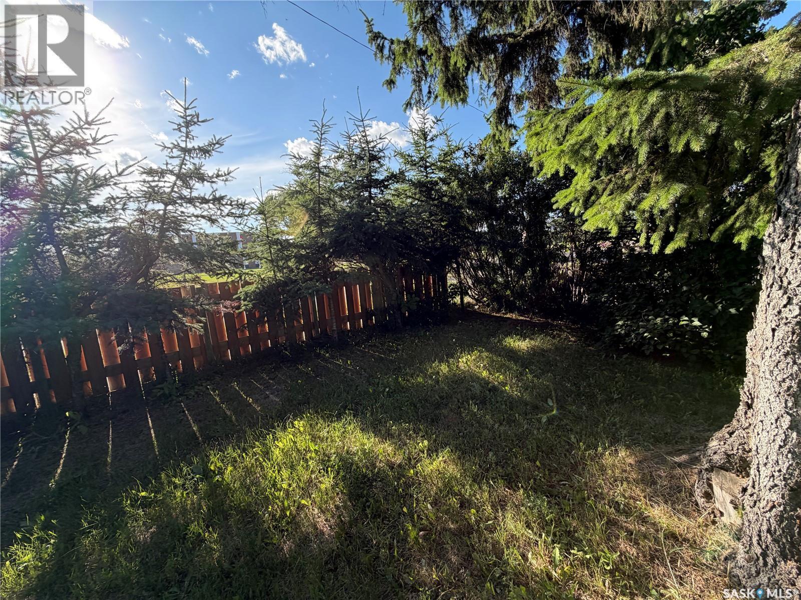 143 Gladstone Avenue N, Yorkton, SK - Outdoor