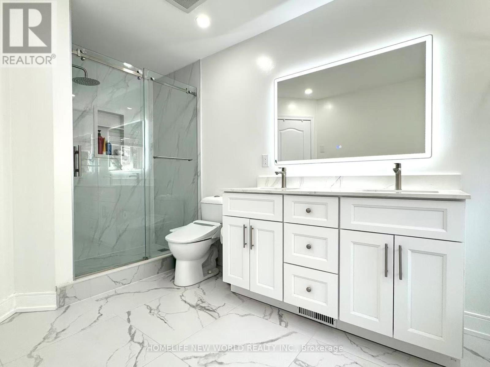 2326 Yorktown Circle, Mississauga, ON - Indoor Photo Showing Bathroom