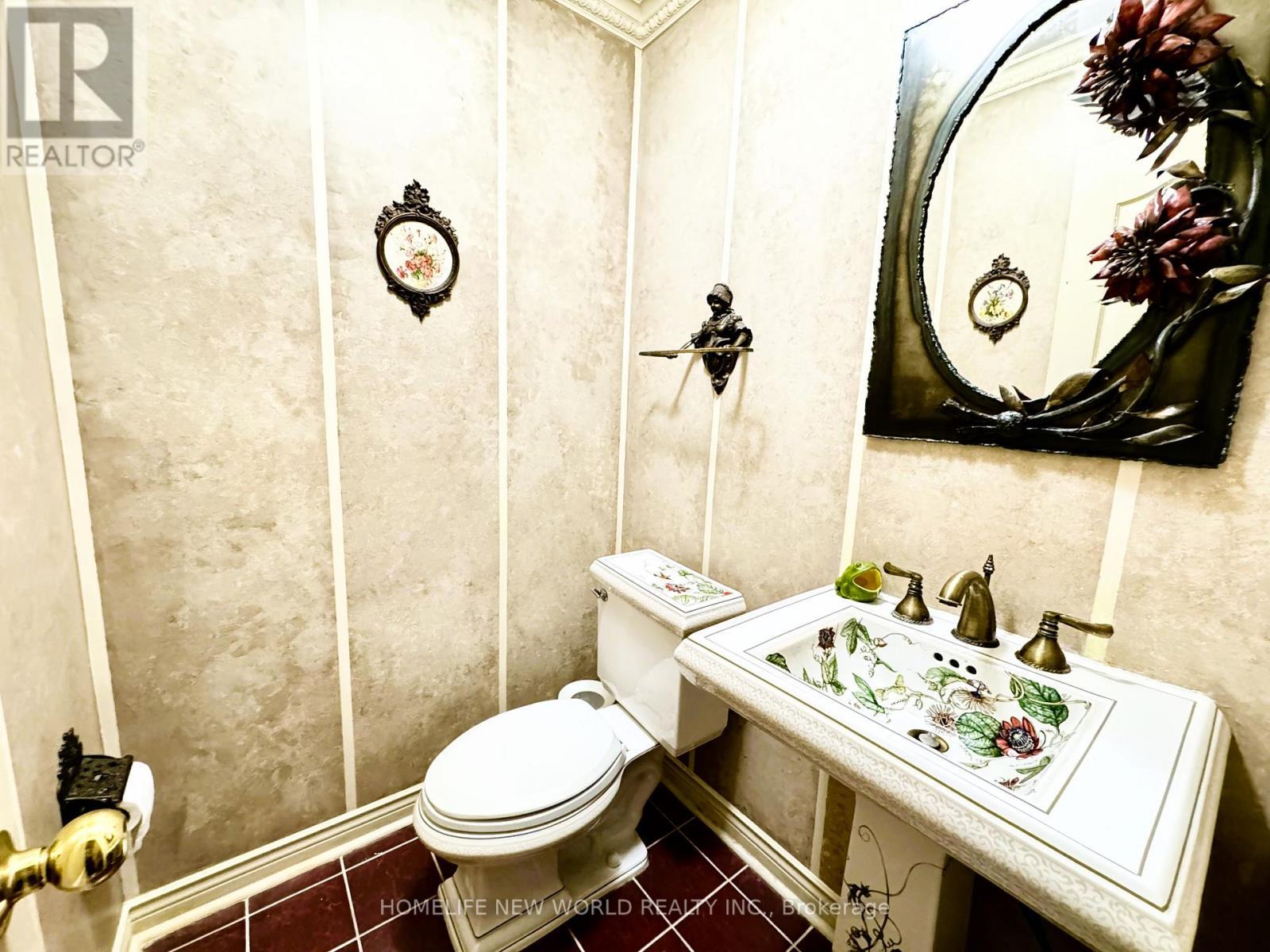 2326 Yorktown Circle, Mississauga, ON - Indoor Photo Showing Bathroom