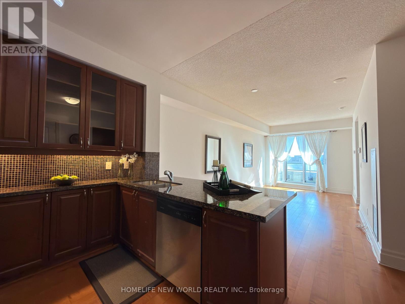 403 - 151 Upper Duke Crescent, Markham, ON - Indoor Photo Showing Kitchen