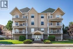 104 65 Hochelaga STREET W Moose Jaw, SK S6H 2E9