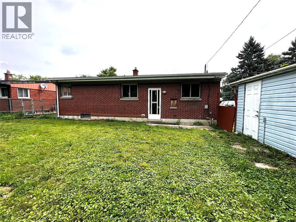 3615 Longfellow, Windsor, ON - Outdoor With Exterior