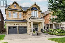 95 HOEY CRESCENT Oakville, ON L6M 0X1