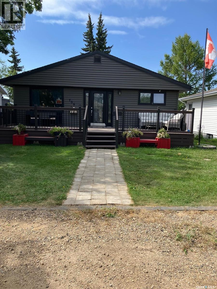 705 Prospect Avenue, Oxbow, SK - Outdoor With Deck Patio Veranda