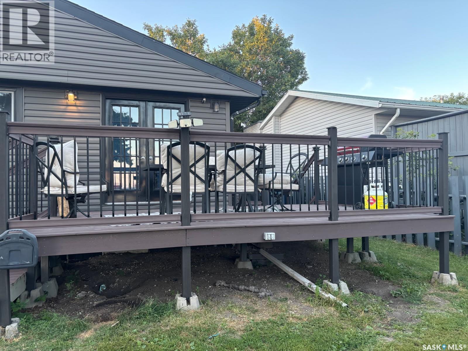 705 Prospect Avenue, Oxbow, SK - Outdoor With Deck Patio Veranda