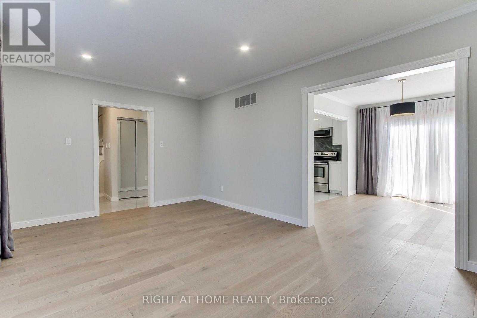 1715 Oberon Crescent, Mississauga, ON - Indoor Photo Showing Other Room