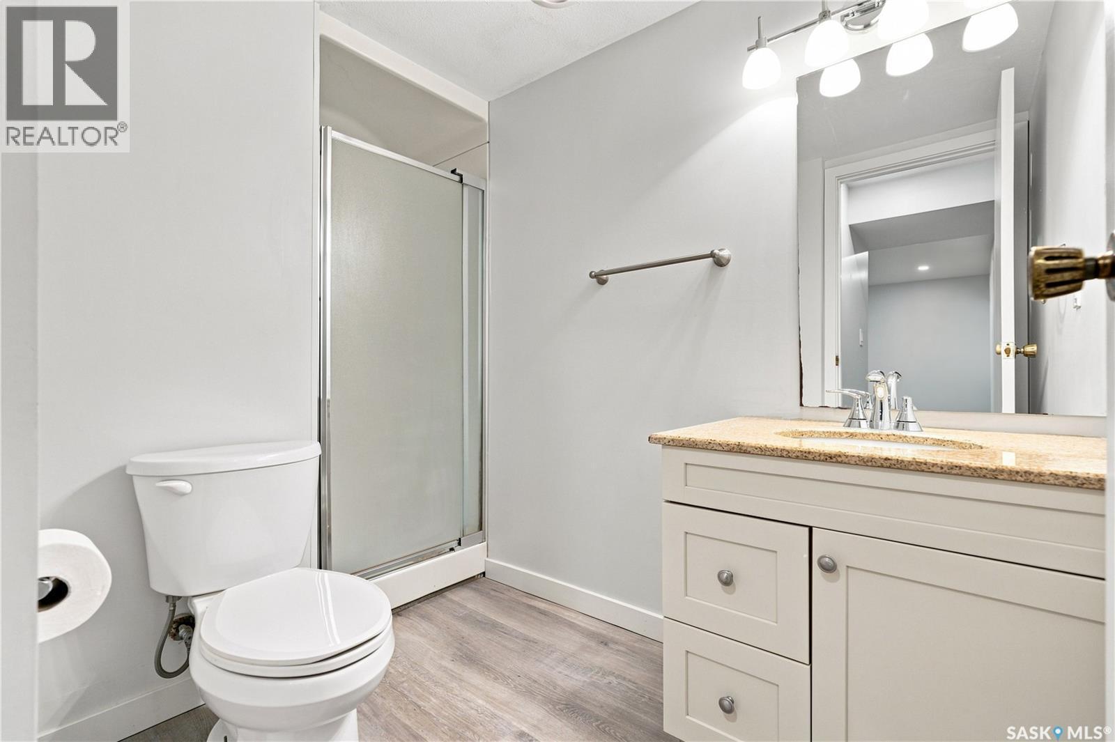 338 Brock Crescent, Saskatoon, SK - Indoor Photo Showing Bathroom