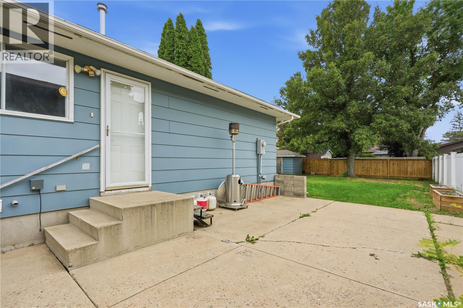 338 Brock Crescent, Saskatoon, SK - Outdoor With Exterior