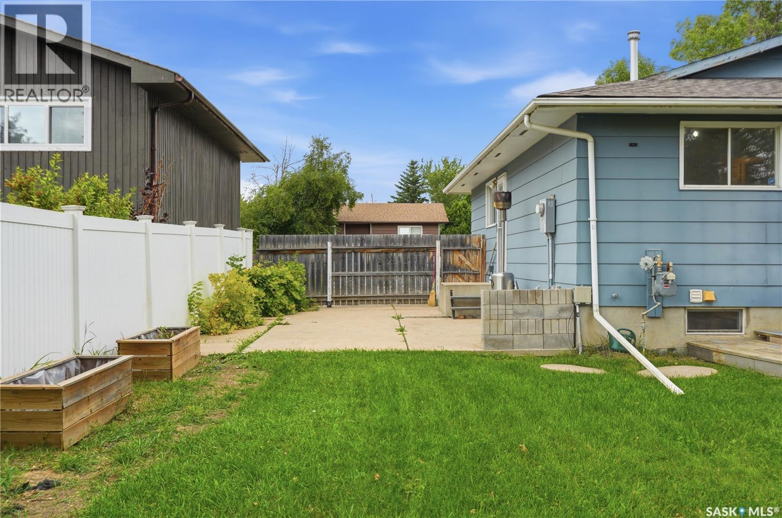 338 Brock Crescent, Saskatoon, SK - Outdoor