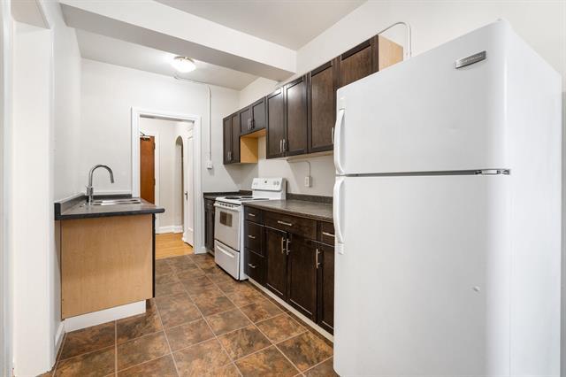 B-415 Stradbrook Ave, Winnipeg, MB - Indoor Photo Showing Kitchen