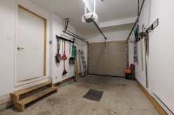 Garage - 