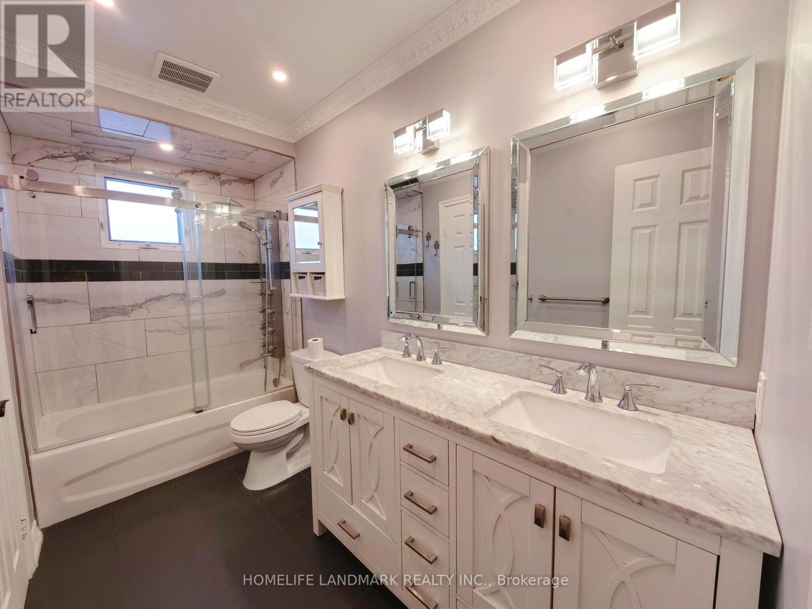 2673 Constable Road, Mississauga, ON - Indoor Photo Showing Bathroom
