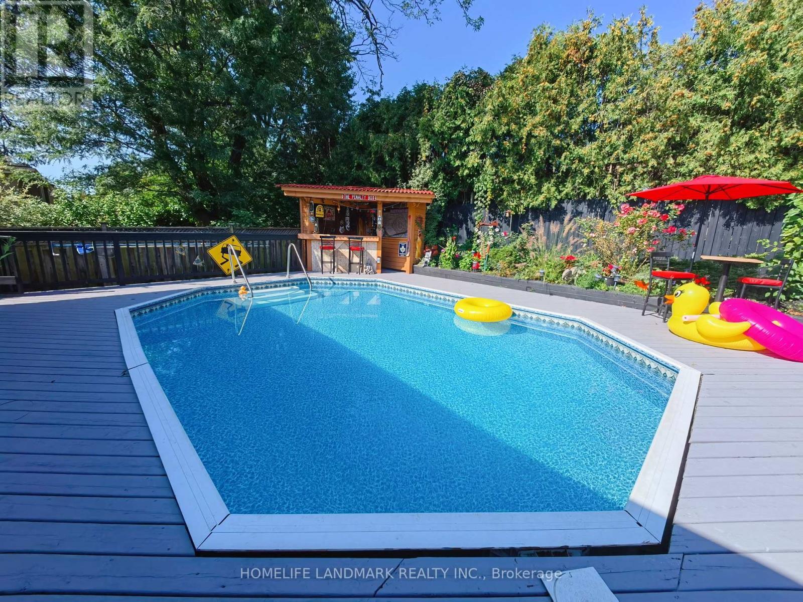 2673 Constable Road, Mississauga, ON - Outdoor With In Ground Pool With Deck Patio Veranda