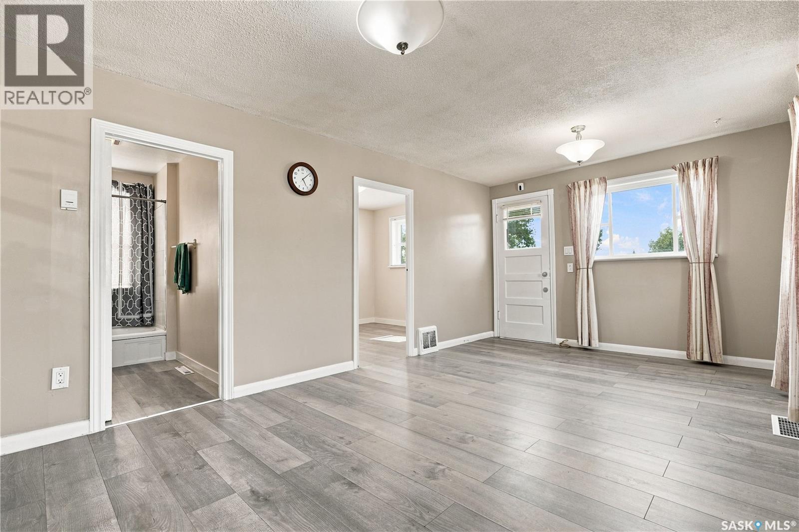 1421 23Rd Street W, Saskatoon, SK - Indoor Photo Showing Other Room