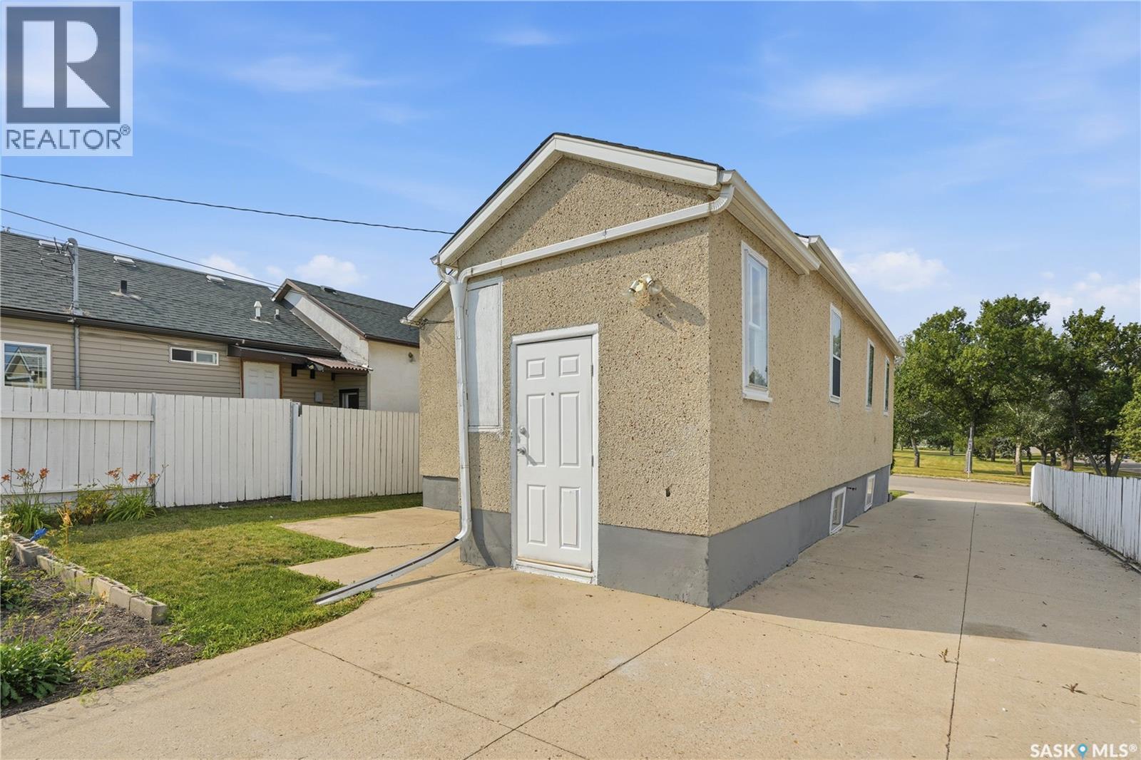 1421 23Rd Street W, Saskatoon, SK - Outdoor With Exterior