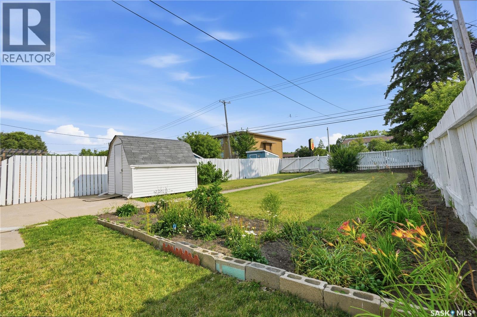 1421 23Rd Street W, Saskatoon, SK - Outdoor