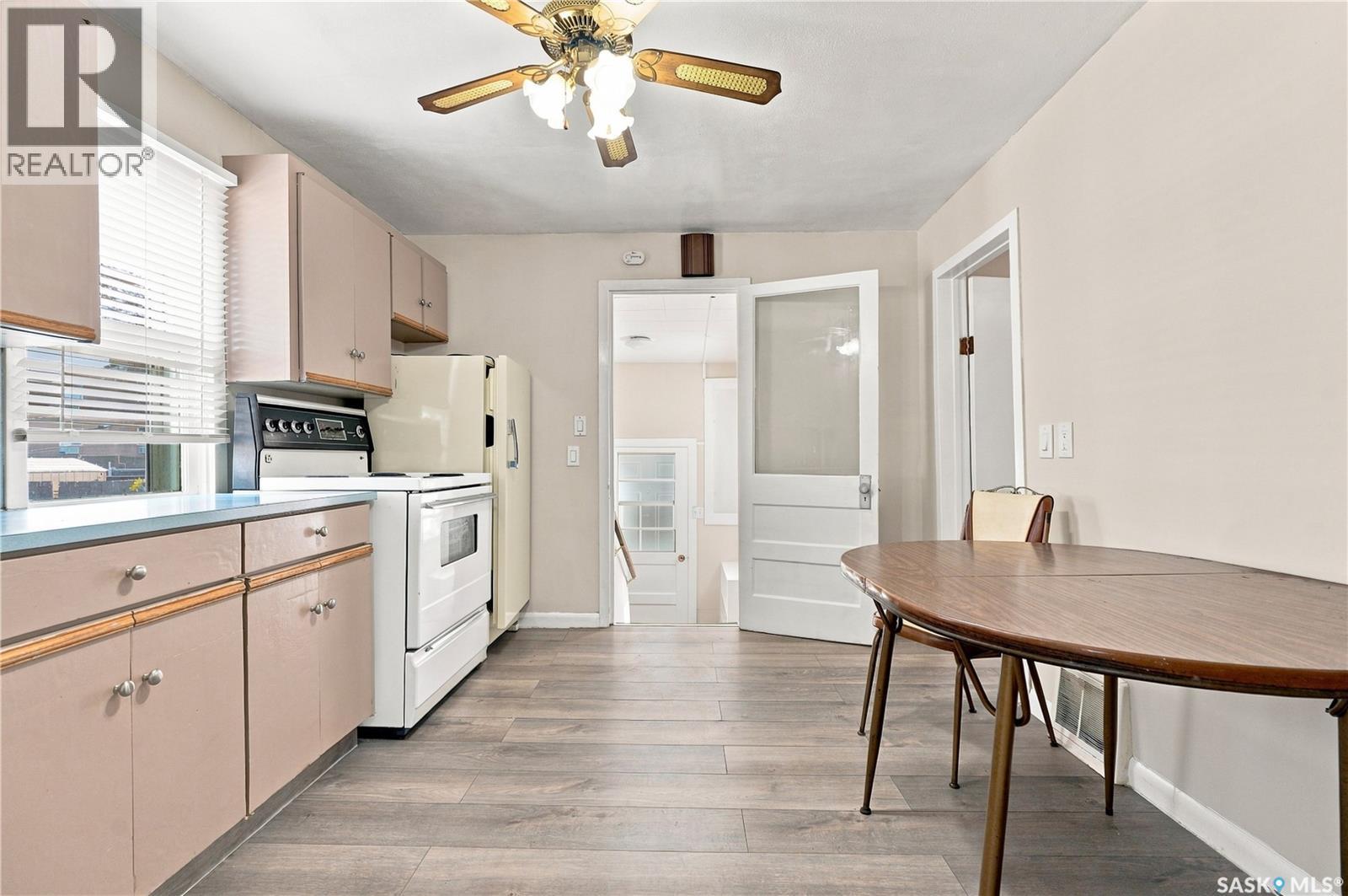 1421 23Rd Street W, Saskatoon, SK - Indoor Photo Showing Kitchen