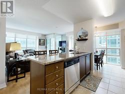 1806 - 30 GRAND TRUNK CRESCENT Toronto, ON M5J 3A4