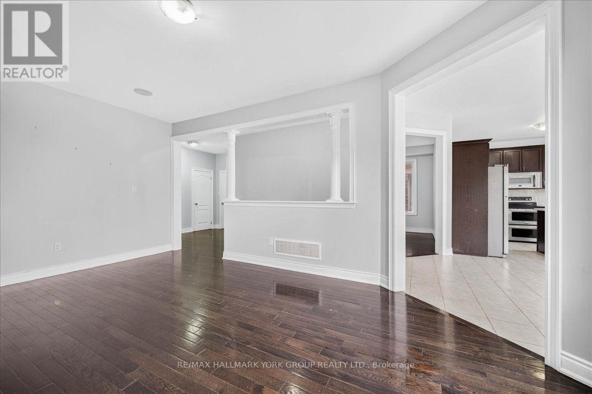 2094 Webster Blvd | Living room - 2094 Webster Boulevard, Innisfil, ON - Indoor Photo Showing Other Room
