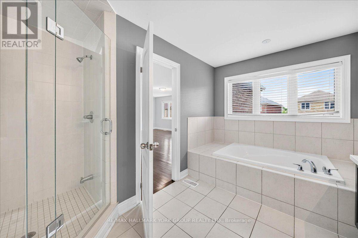 2094 Webster Blvd | Ensuite 5 piece - 2094 Webster Boulevard, Innisfil, ON - Indoor Photo Showing Bathroom