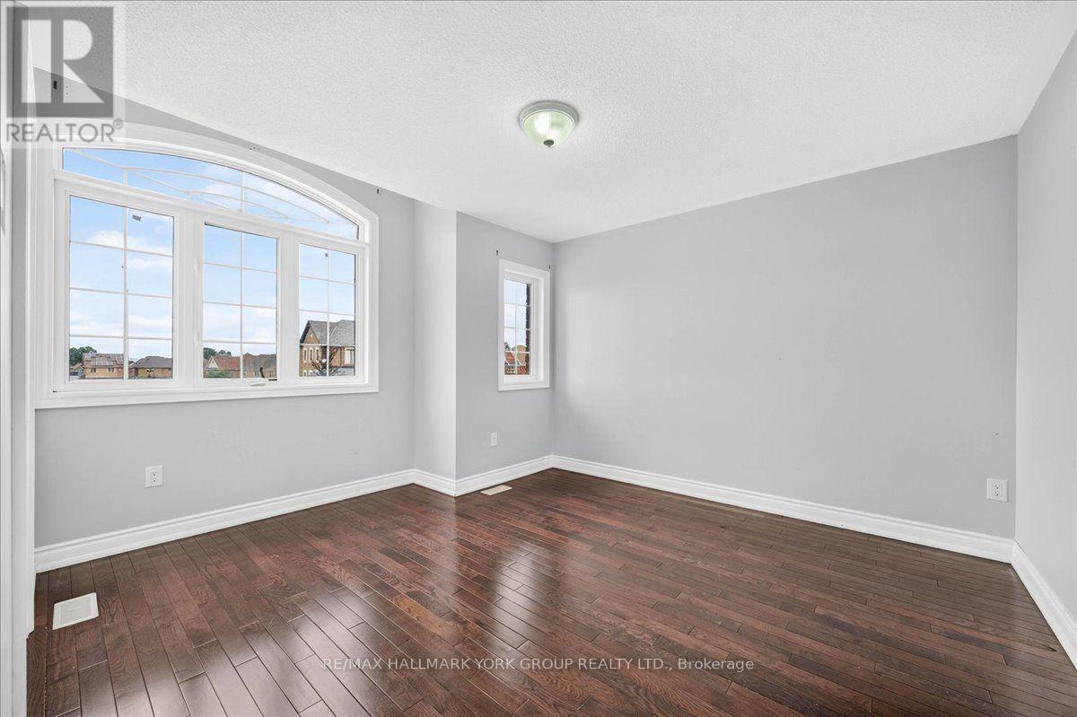 2094 Webster Blvd | 2nd bedroom - 2094 Webster Boulevard, Innisfil, ON - Indoor Photo Showing Other Room