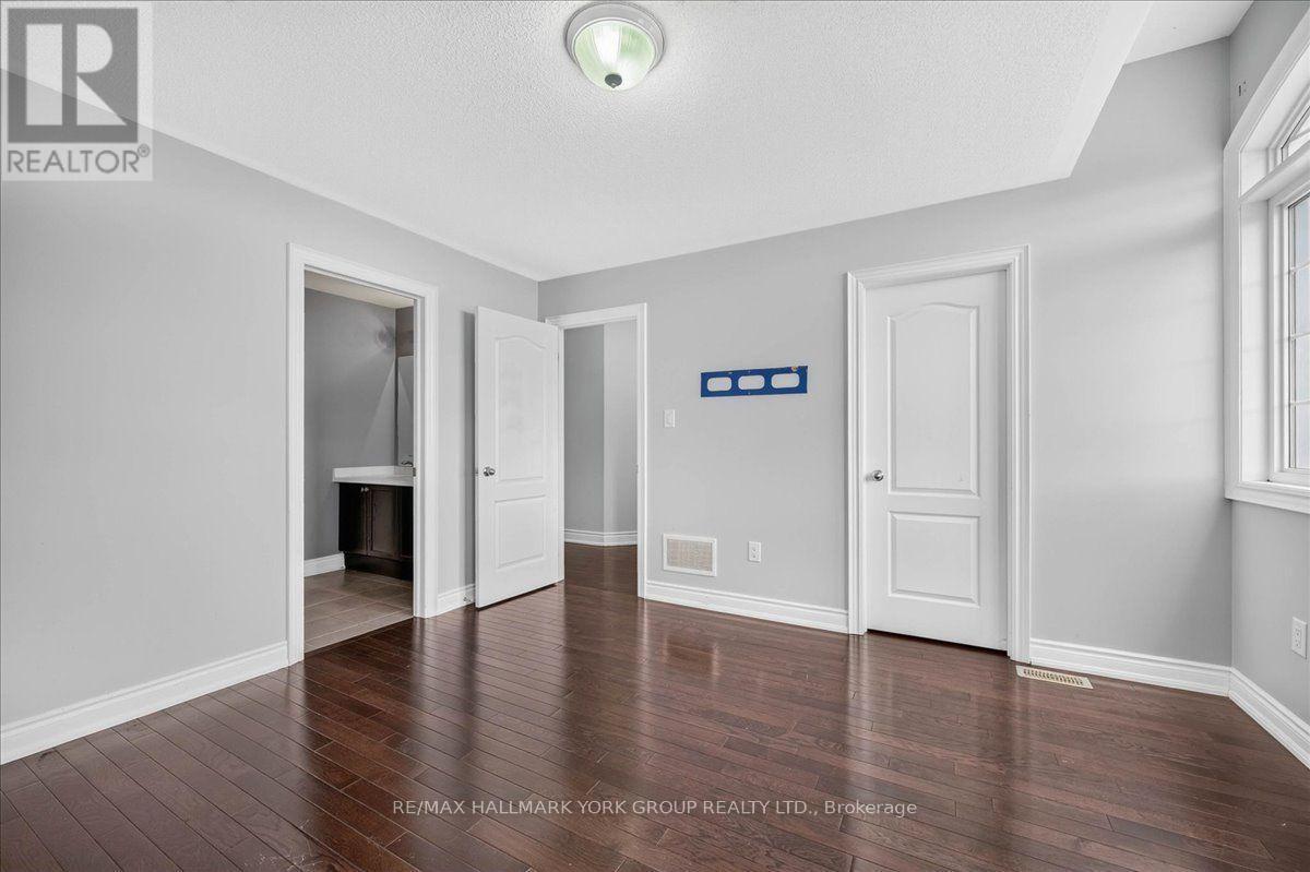2094 Webster Blvd | 2nd bedroom - 2094 Webster Boulevard, Innisfil, ON - Indoor Photo Showing Other Room