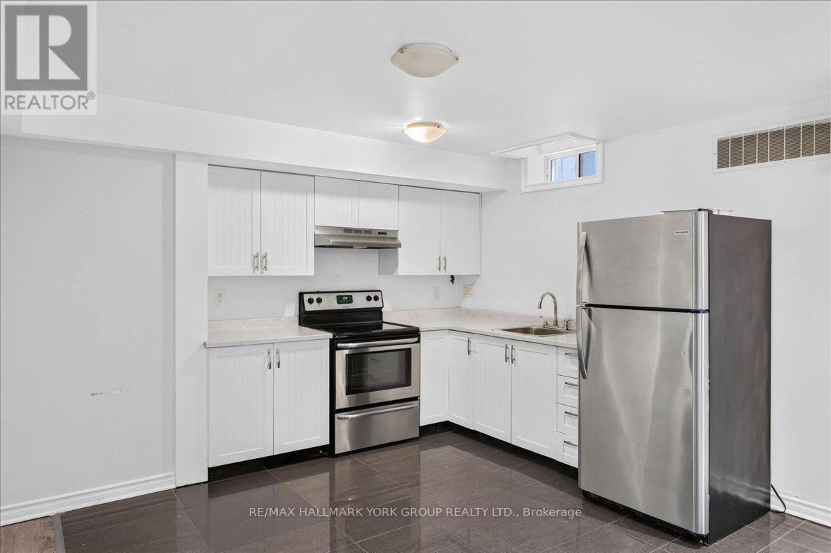 2094 Webster Blvd | Basement Kitchen - 2094 Webster Boulevard, Innisfil, ON - Indoor Photo Showing Kitchen