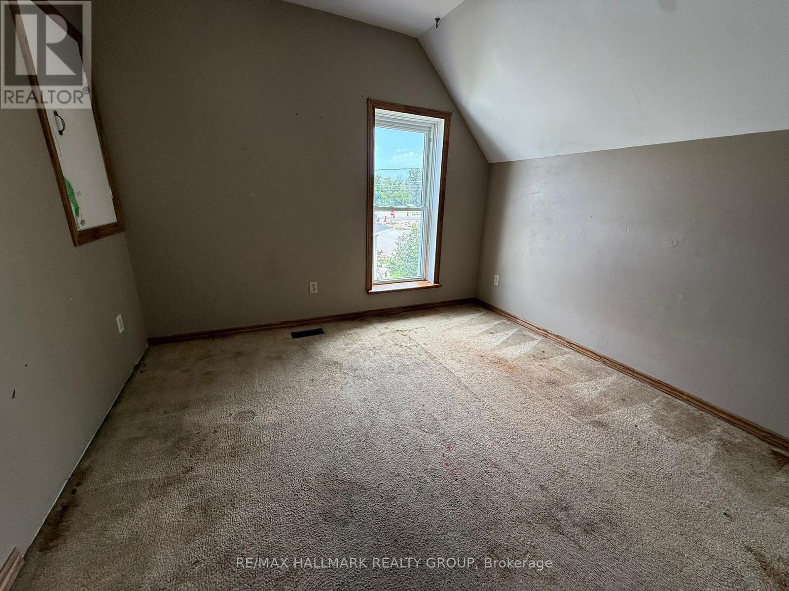 12 Circle Drive S, Rideau Lakes, ON - Indoor Photo Showing Other Room